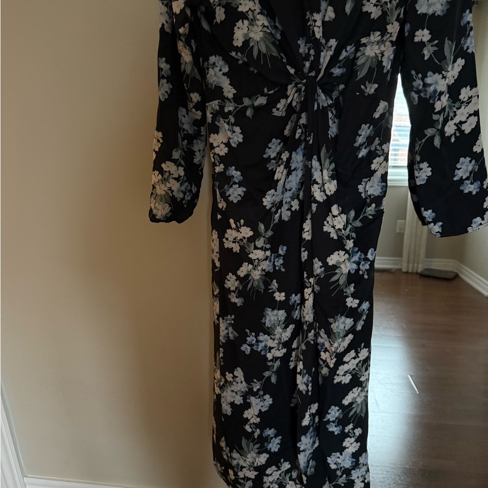 H&M Black and White Floral Long Sleeve Dress - Picture 2 of 2
